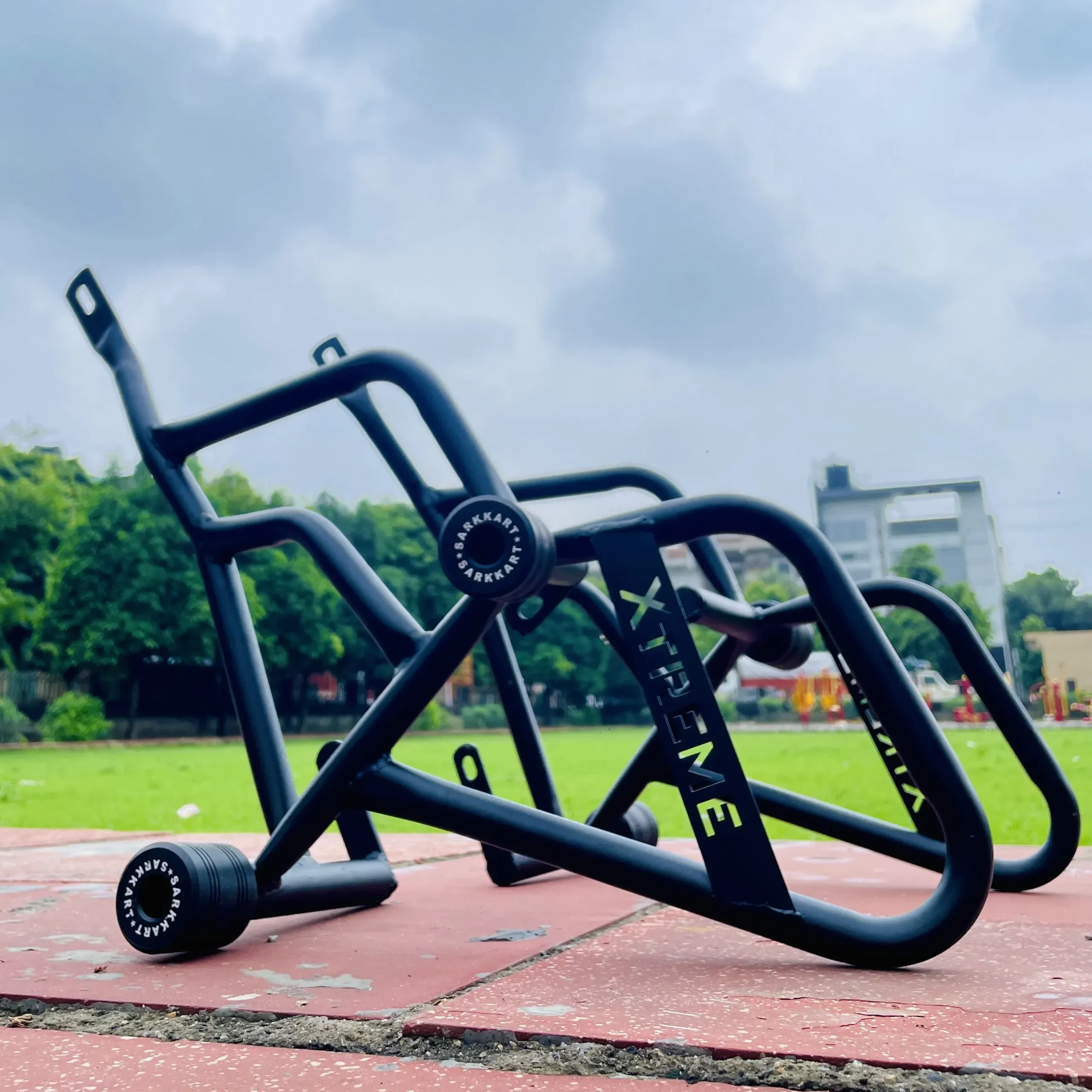 Hero Xtreme 250 crashguard with sliders premium Sarkkart black finish