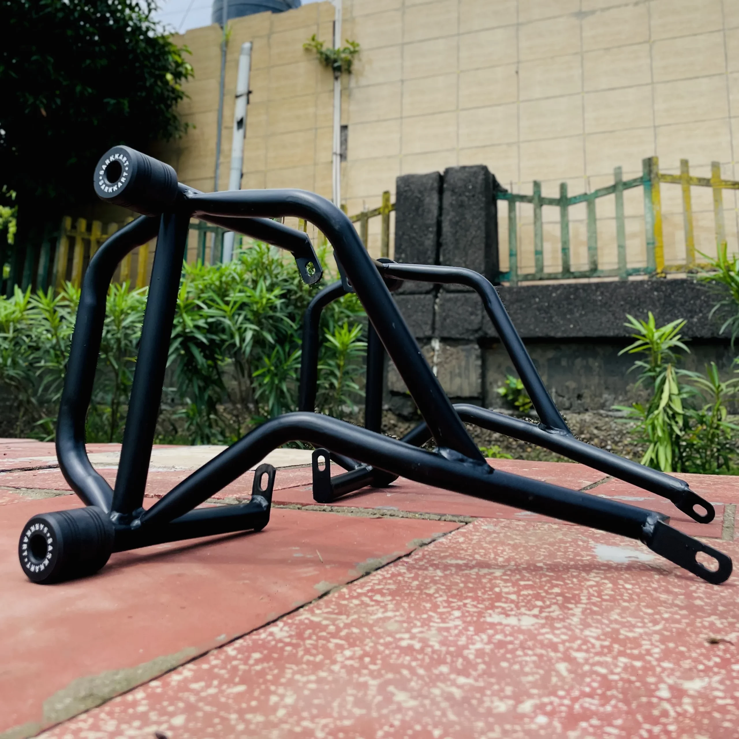 crash guard with sliders Classic Bear Shotgun 650 weather resistant design